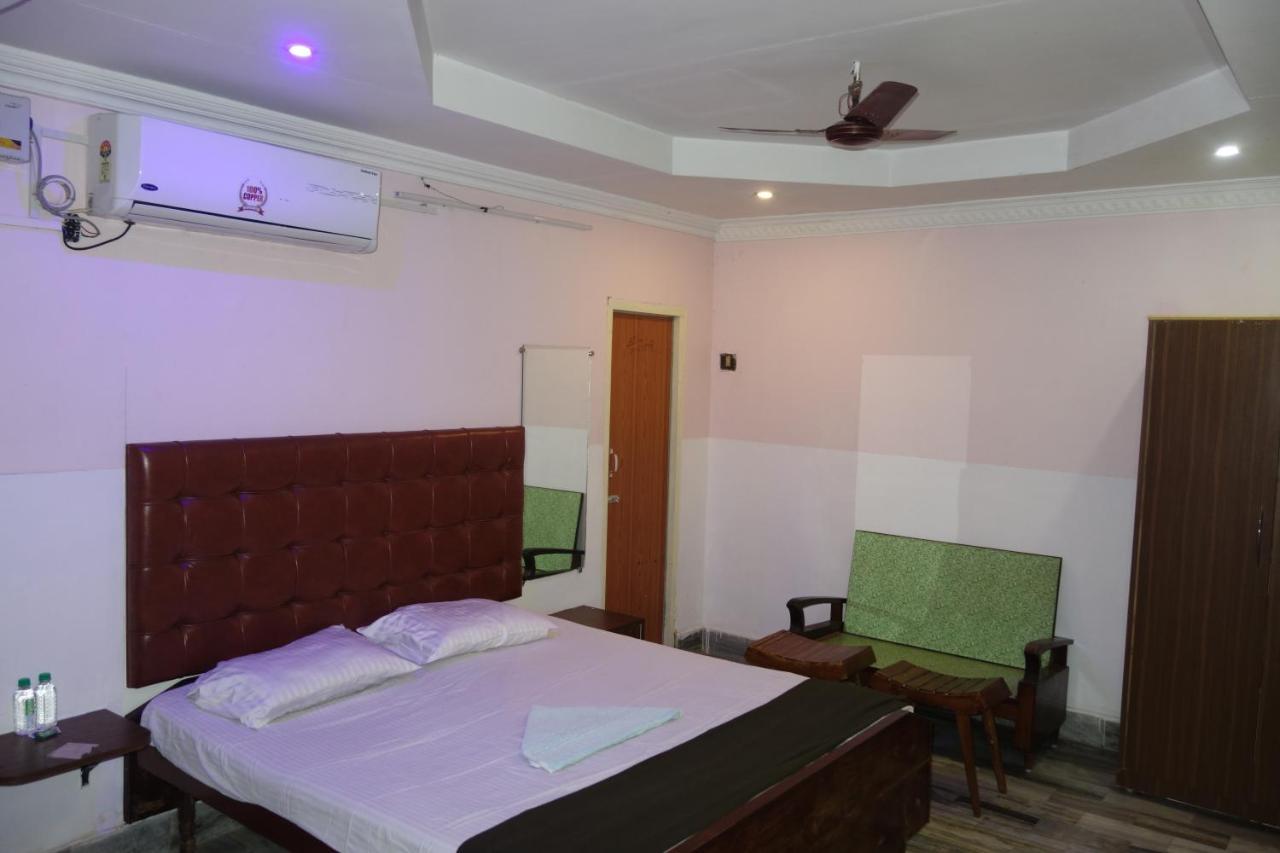 Hotel HCB  Brahmapur Bagian luar foto