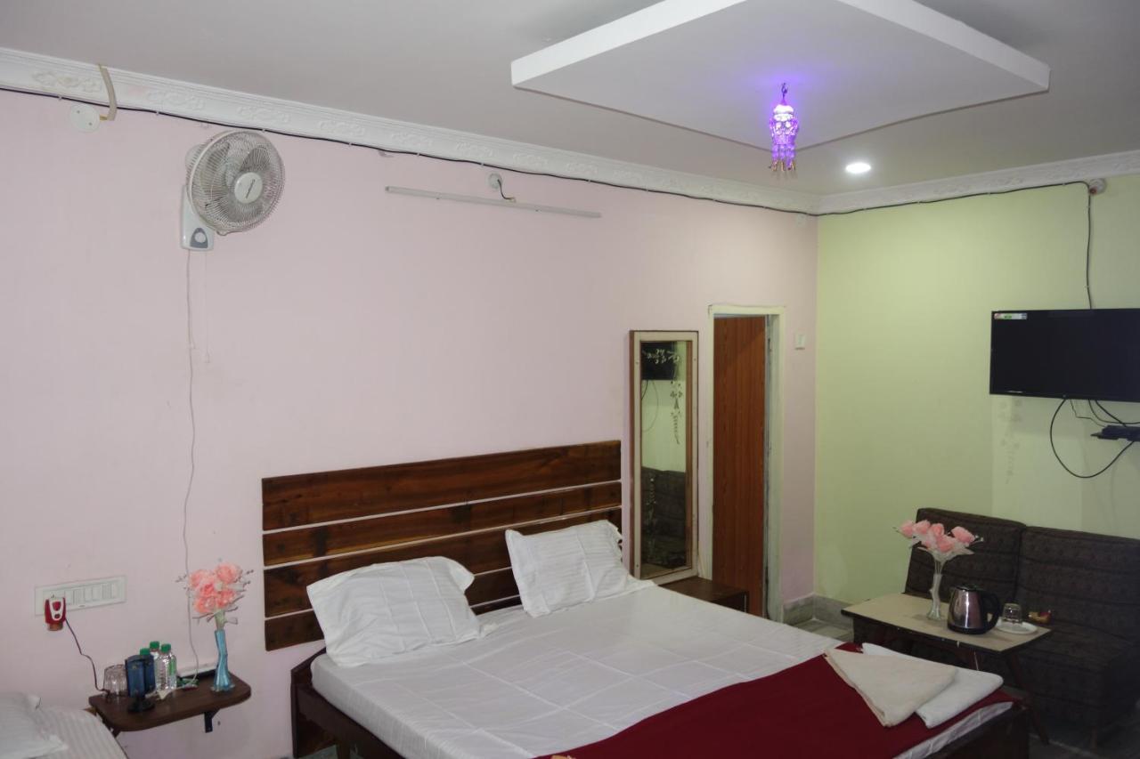 Hotel HCB  Brahmapur Bagian luar foto