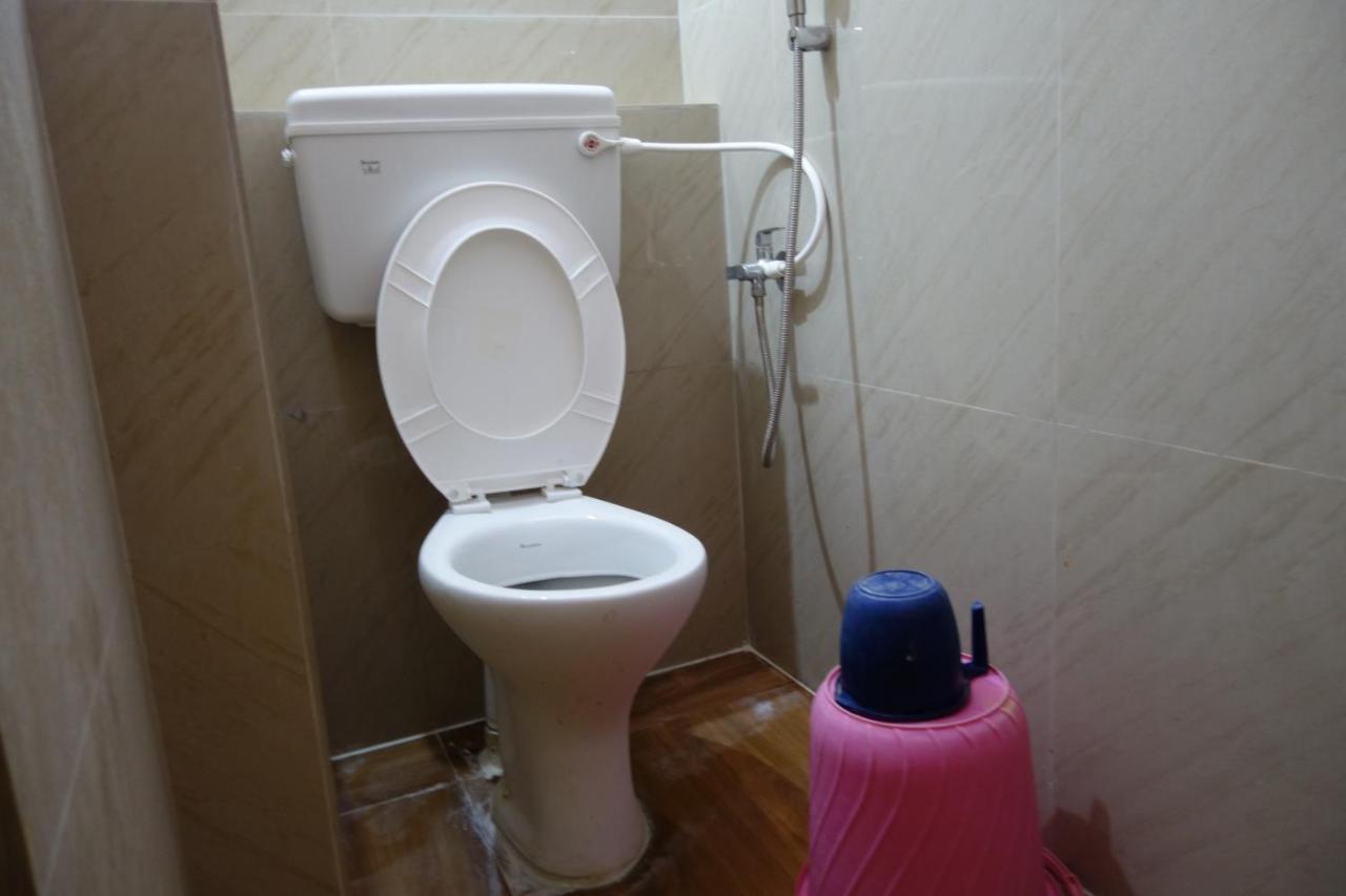 Hotel HCB  Brahmapur Bagian luar foto