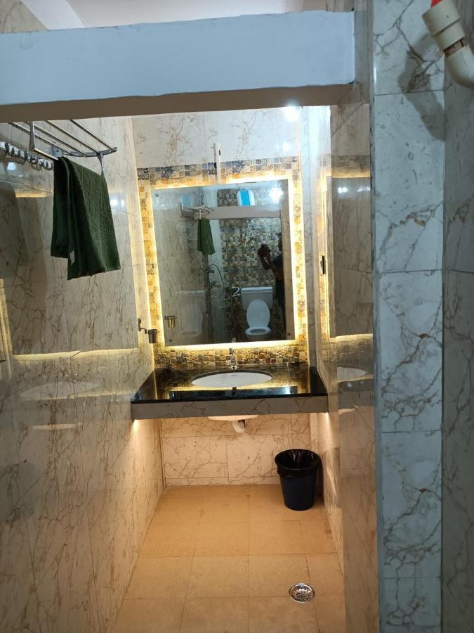 Hotel HCB  Brahmapur Bagian luar foto
