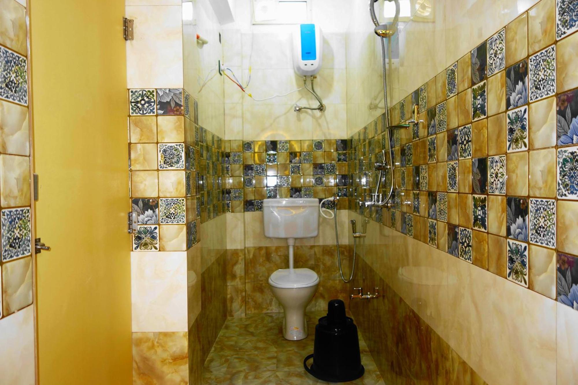 Hotel HCB  Brahmapur Bagian luar foto