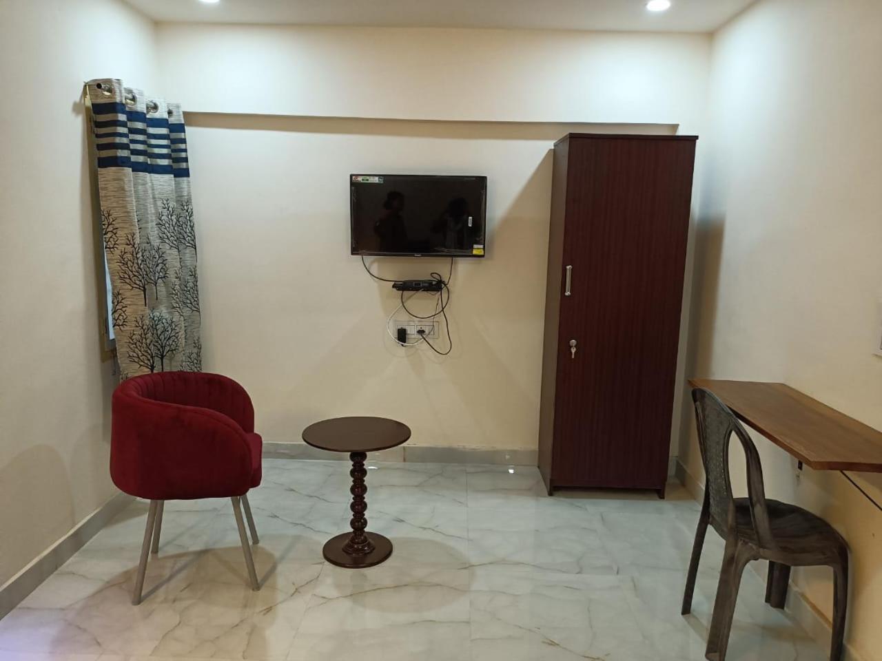 Hotel HCB  Brahmapur Bagian luar foto
