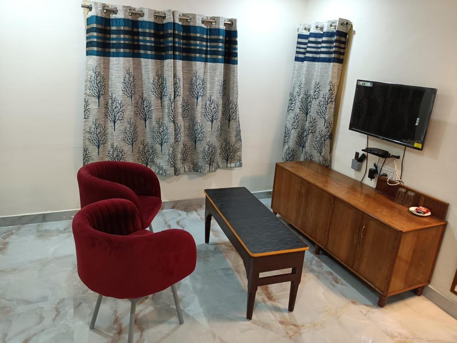 Hotel HCB  Brahmapur Bagian luar foto