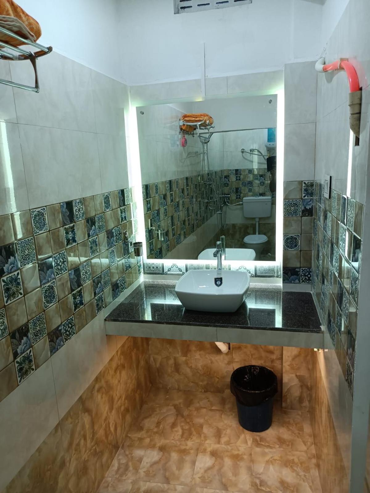 Hotel HCB  Brahmapur Bagian luar foto